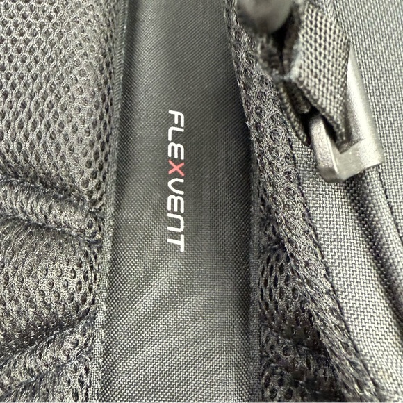 The North Face Connector Backpack Bush Logo Black Canvas Used Once - Picture 6 of 11